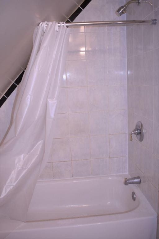 Building Photo - 4835 W Congress Pkwy