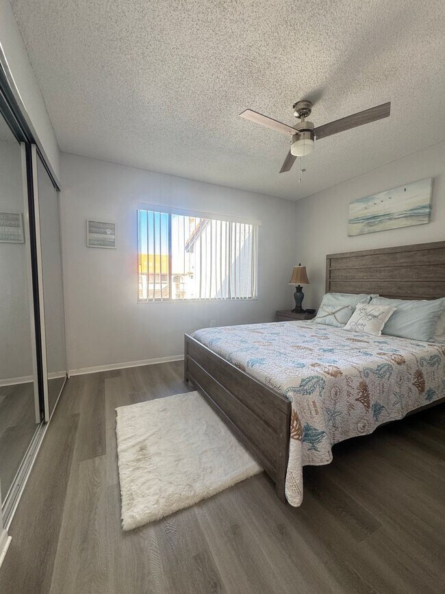 Building Photo - Annual turnkey furnished 2-Bedroom, 2-Bathroom condo in Castel Del Mare community