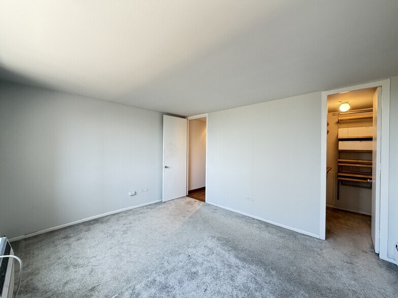 Building Photo - 1442 N Dearborn St