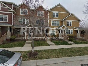 Building Photo - 3 Bedroom / 3.5 Bath Townhouse Near KU MED -  Available in August