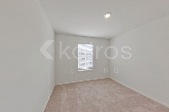 Building Photo - 285 Gaston Cir