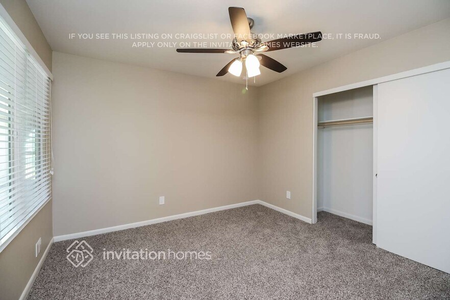 Building Photo - 1821 E La Donna Dr