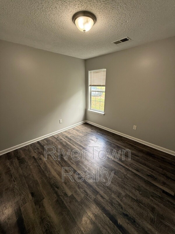 Building Photo - 4625 Crestfield Rd