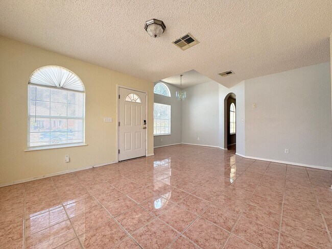 Building Photo - East El Paso 3bed/2bath!