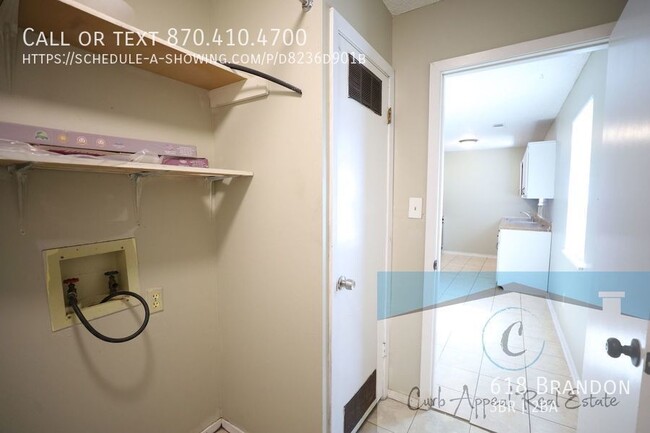 Building Photo - 618 Brandon-