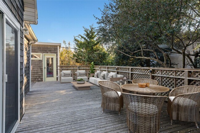 Building Photo - 38 Homesite Ave