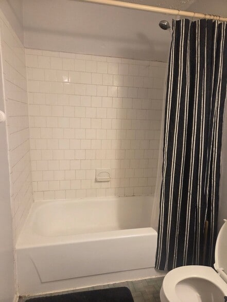 Building Photo - 1598 Pin Oak Dr