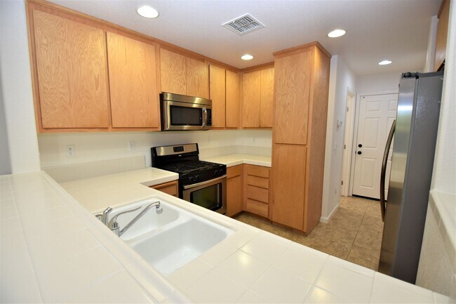 Building Photo - 3814 Black Butte Rd