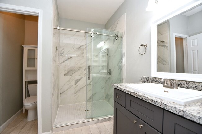 Building Photo - 382 Wilcrest Dr
