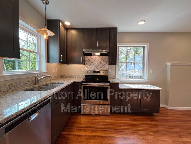 Building Photo - 179 Forest Hill Dr
