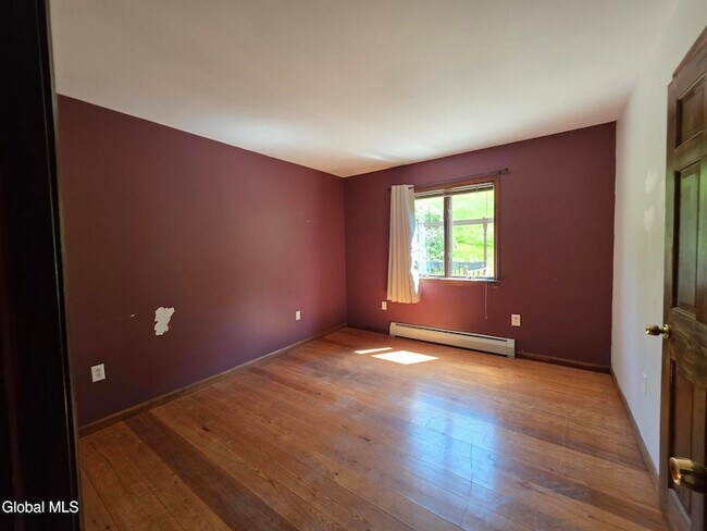 Building Photo - 1462 W Fulton Rd