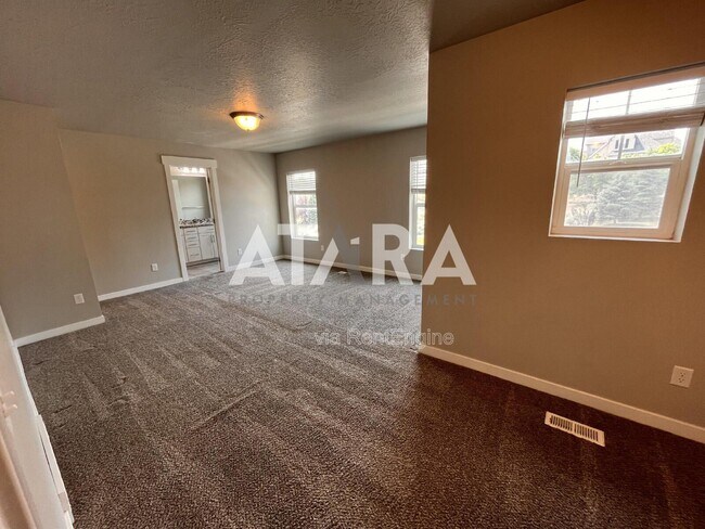 Building Photo - 5011 N Marble Fox Way