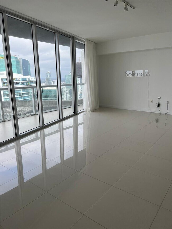 Building Photo - 475 Brickell Ave