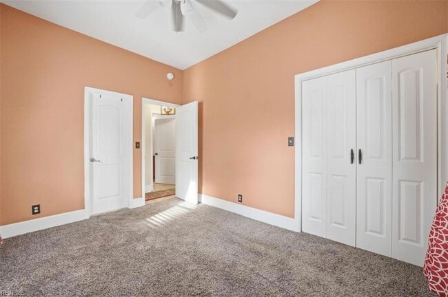 Building Photo - 1325 W Little Creek Rd