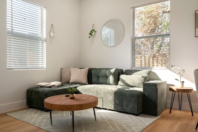 Building Photo - Beautiful New constriction Near Madera Beach