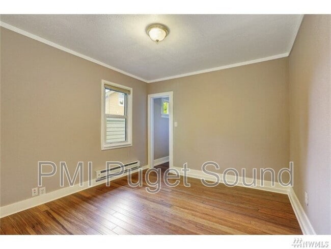 Building Photo - 1108 S Ridgewood Ave