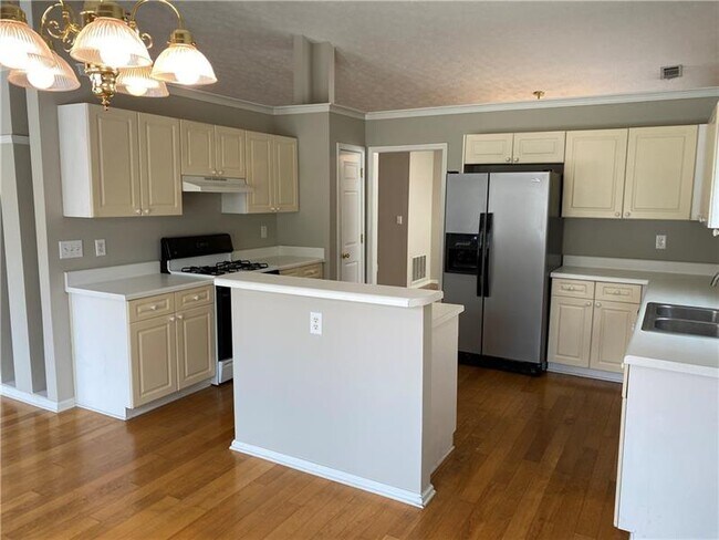 Building Photo - 2455 Millerbrook Dr