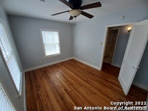 Building Photo - 111 W Meadowlane Dr