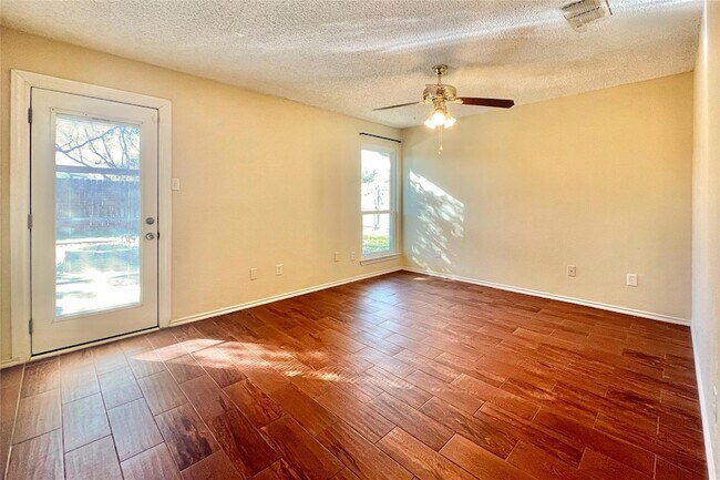 Building Photo - 8705 Clearbrook Trail