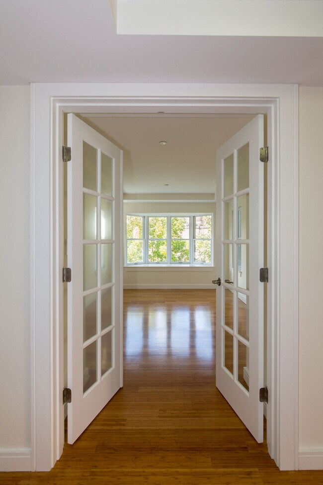 Building Photo - 1405 Beacon St