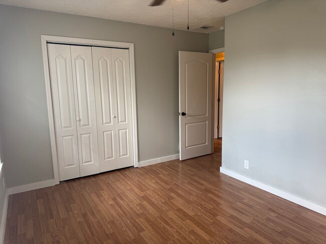 Building Photo - Great 3BR Home in Spring Hill