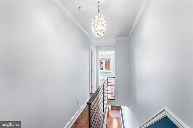 Building Photo - 1725 S Iseminger St