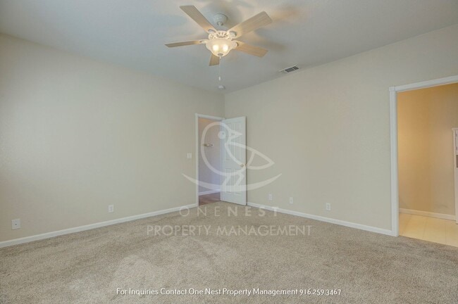 Building Photo - 3 bedroom, 2 bathrooms, 2 car garage