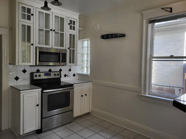 Building Photo - 225 S Lafayette St