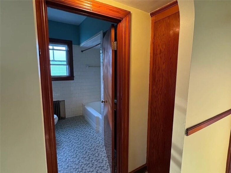 Building Photo - 43 Westerly Ave