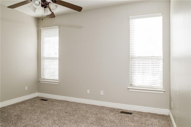 Building Photo - 4640 Olde Village Cir