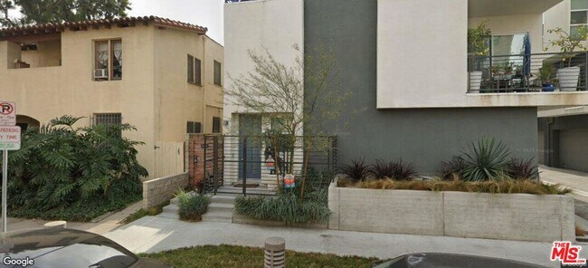 Building Photo - 8403 Blackburn Ave