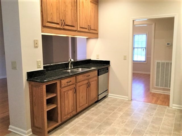 Building Photo - 103 High Ridge Dr S