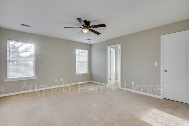 Building Photo - 733 Keyes Dr