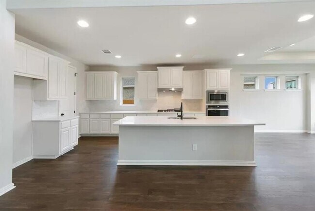 Building Photo - 3457 Francisco Way