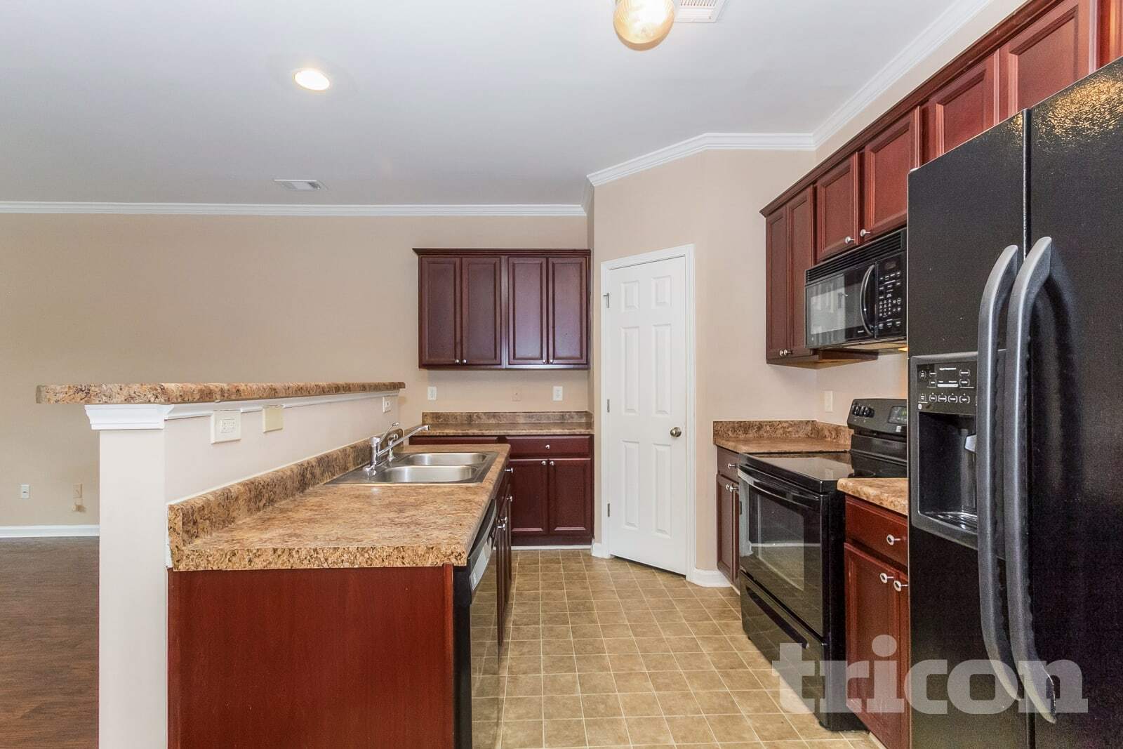 Building Photo - 3364 Estes Dr