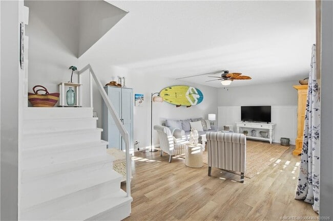 Building Photo - 5982 SE Riverboat Dr