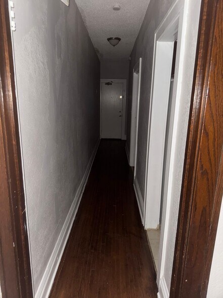 Building Photo - 3233 Chicago Ave