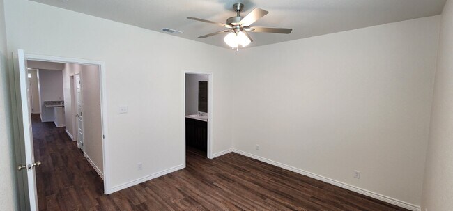 Building Photo - Act fast!  Don't let this opportunity slip by. Contact us today to schedule your showing!