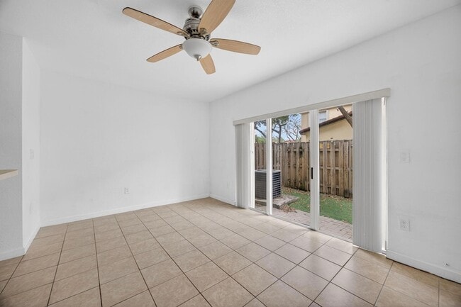 Building Photo - 1575 NE 33rd Ave