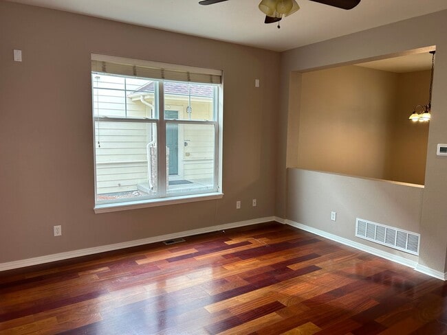 Building Photo - Spacious 3 Bed, 2.5 Bath Home with Attached Garage and Pool Access - Available Now