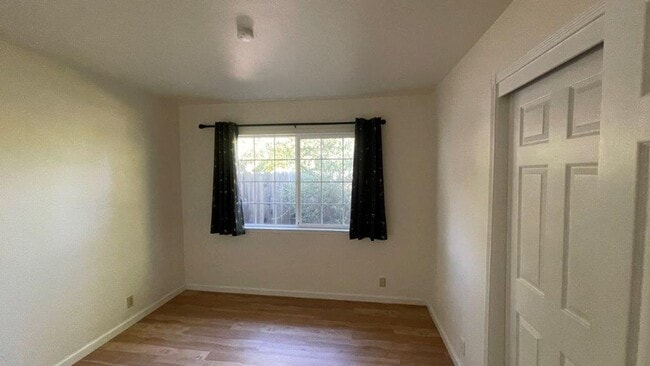 Building Photo - Concord Beautiful 4 bedroom 2 bathroom home in nice neighborhood with large yard!