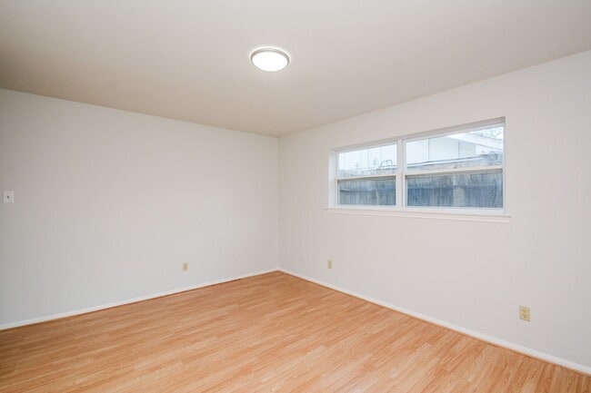 Building Photo - 7222 Pella Dr