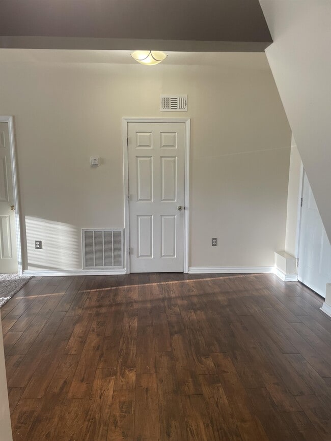 Building Photo - 103 Myra Ln