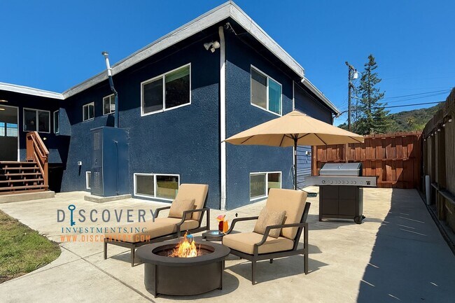 Building Photo - Stylish 3 Bedroom Retreat in the Oakland H...