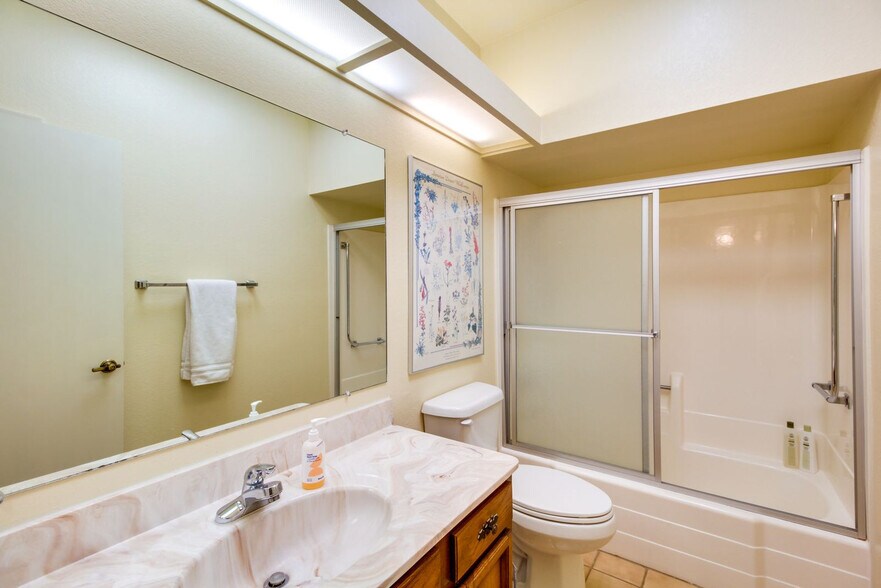 Building Photo - 815 Placita Topa