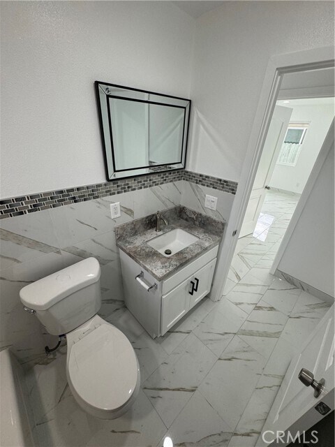 Building Photo - 3536 W 108th St