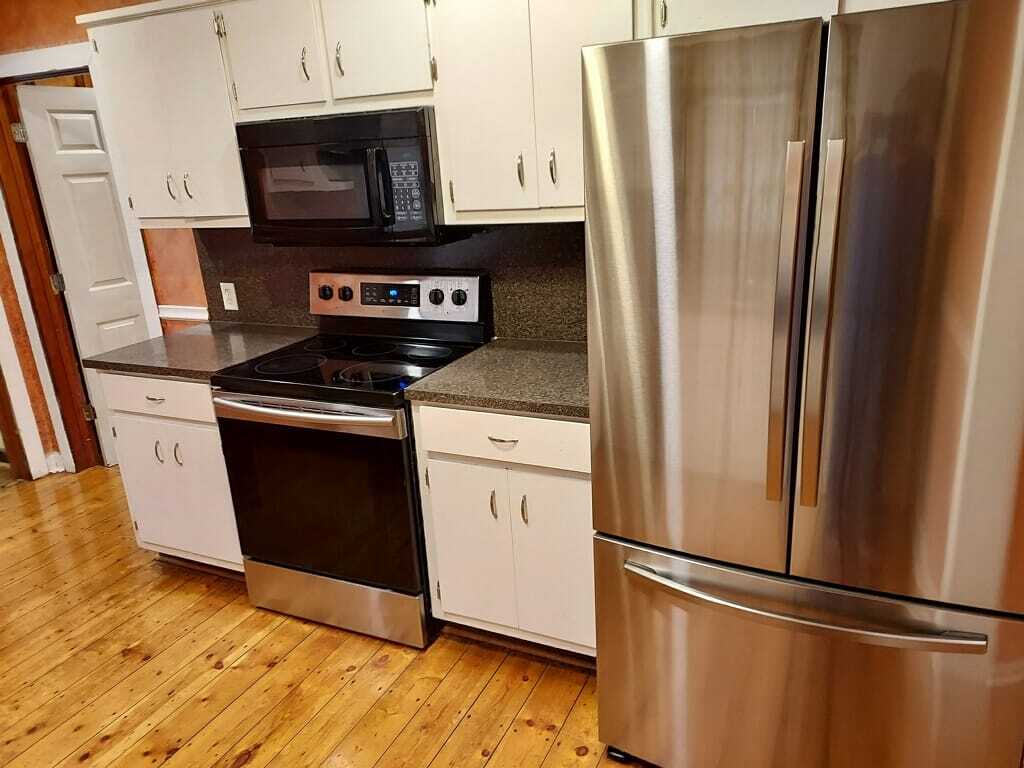 Kitchen/stainless steel appliances - 4809 16th Ave