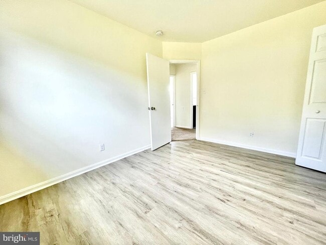 Building Photo - 1416 S Governors Ave