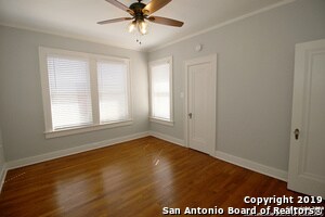 Building Photo - 129 E Ridgewood Ct