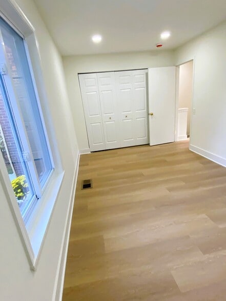 Building Photo - 9650 Marston Ln